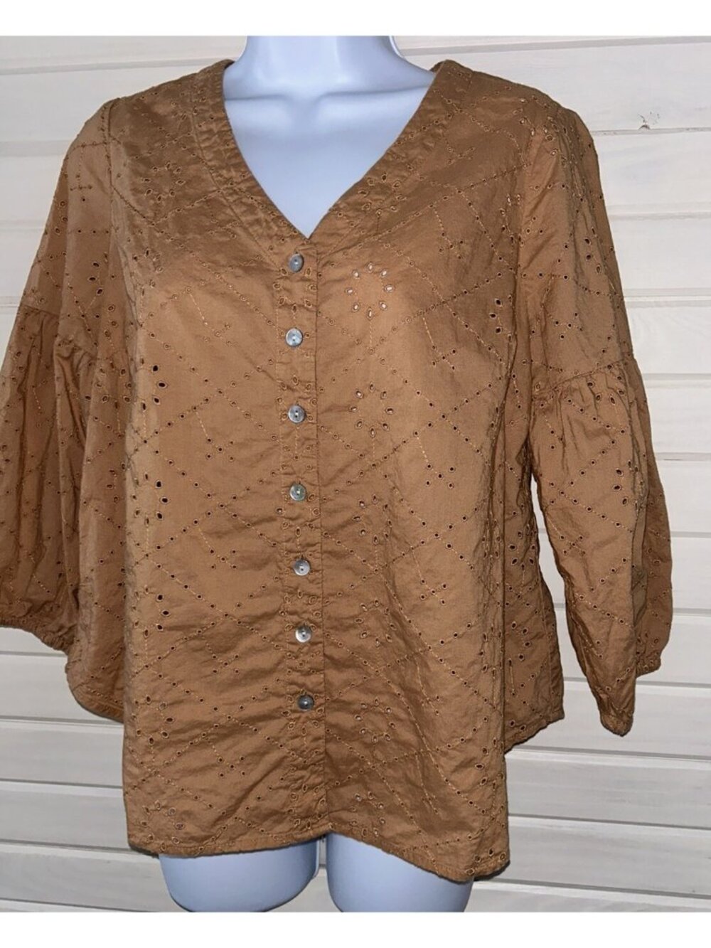 J. JILL Sz PETITES XS PXS Brown Eyelet Lace Tunic Shirt Embroidered Button EUC